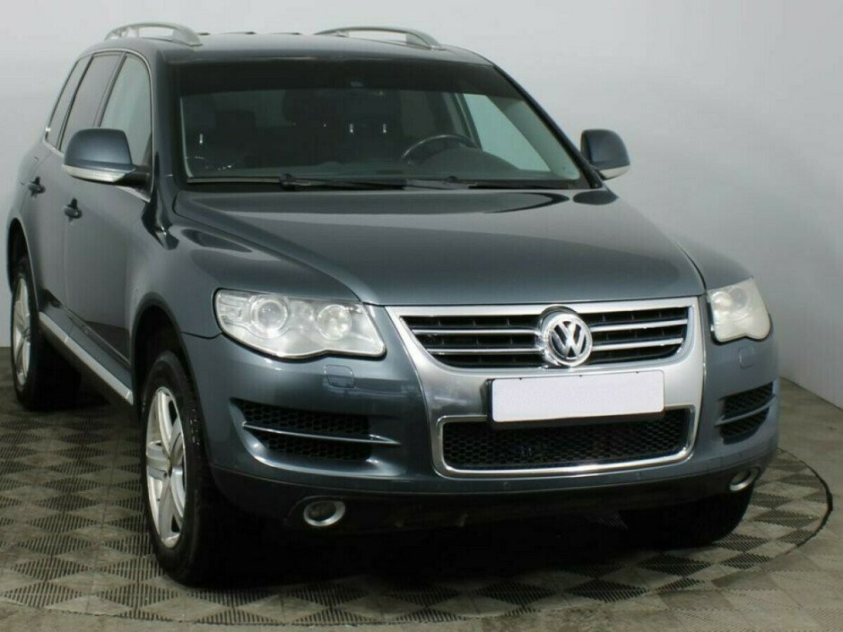 2010 Volkswagen Touareg  №6398228, Серый , 637000 рублей - вид 2