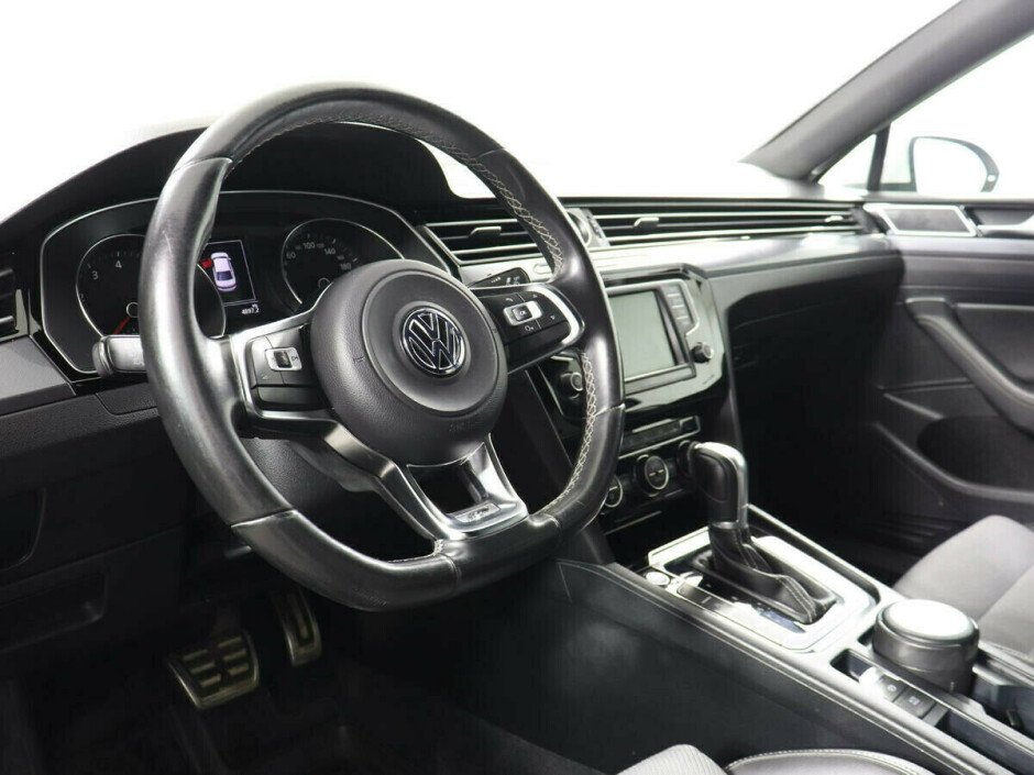 2017 Volkswagen Passat , Белый металлик - вид 9