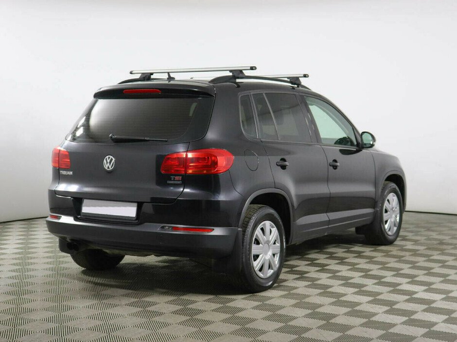 2013 Volkswagen Tiguan , Черный металлик - вид 3