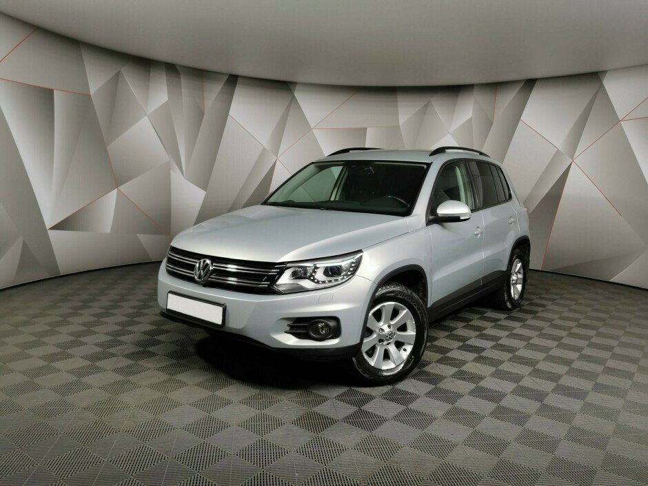2013 Volkswagen Tiguan , Серебряный металлик - вид 1