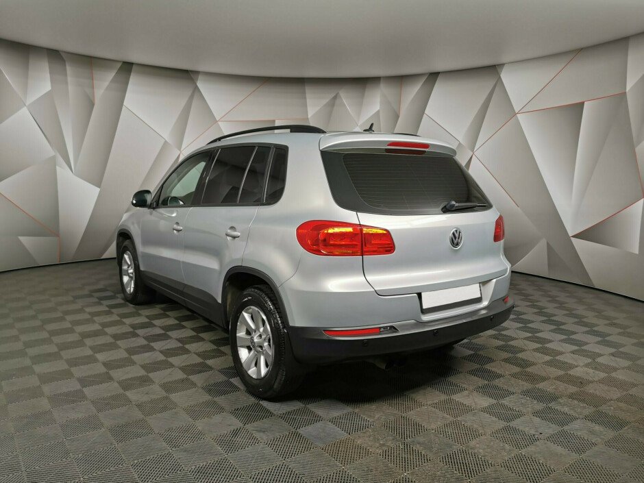 2013 Volkswagen Tiguan , Серебряный металлик - вид 4