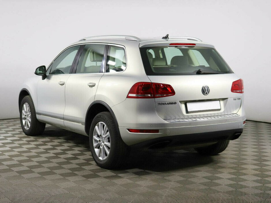 2012 Volkswagen Touareg , Серебряный металлик - вид 3
