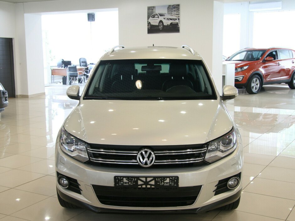 2014 Volkswagen Tiguan  №6398319, Серебряный металлик, 909000 рублей - вид 2