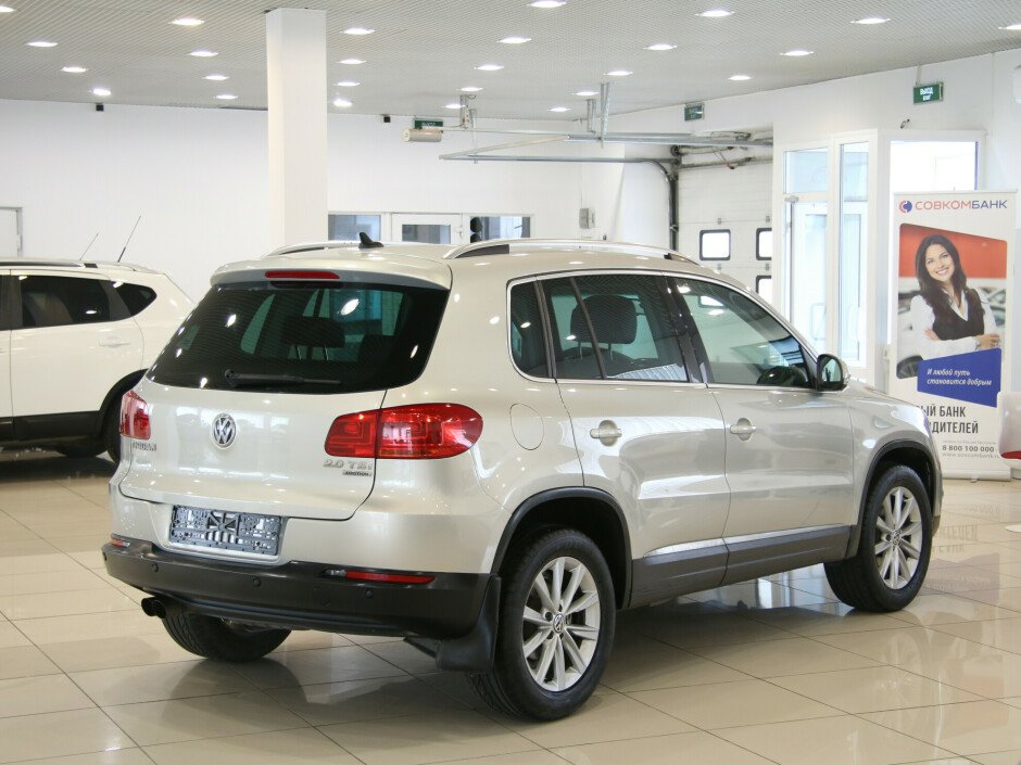 2014 Volkswagen Tiguan  №6398319, Серебряный металлик, 909000 рублей - вид 4