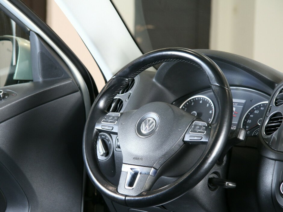 2014 Volkswagen Tiguan , Серебряный металлик - вид 8