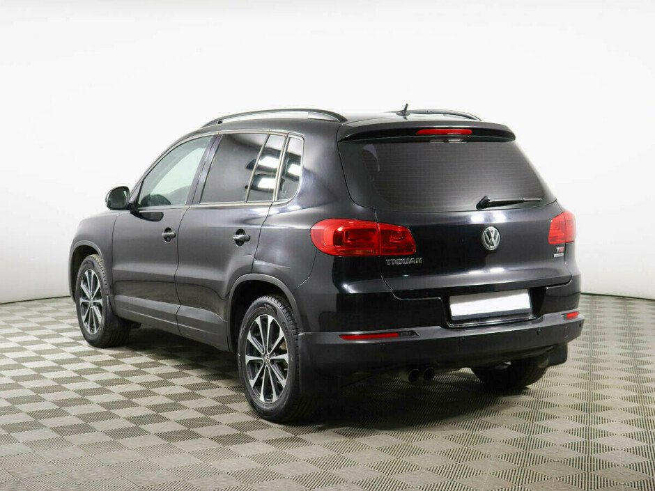 2015 Volkswagen Tiguan , Черный металлик - вид 3