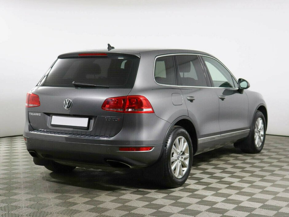 2013 Volkswagen Touareg , Серый металлик - вид 4