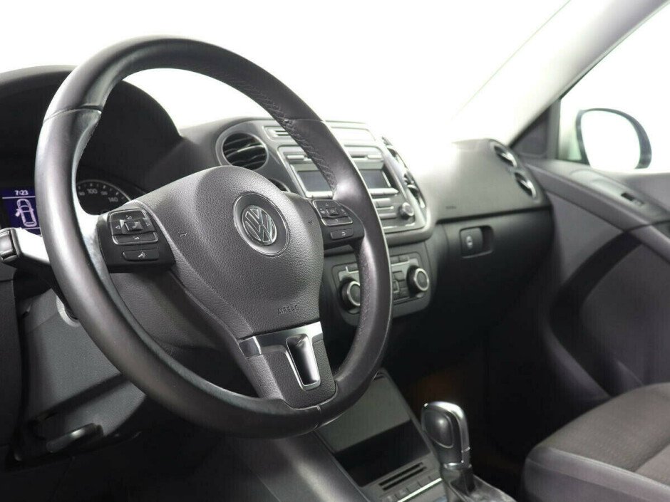 2013 Volkswagen Tiguan , Серебряный металлик - вид 6