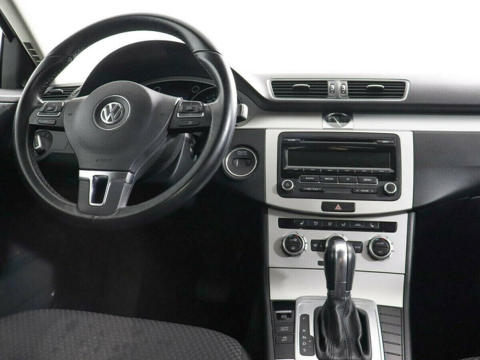 2013 Volkswagen Passat , Серый металлик - вид 6