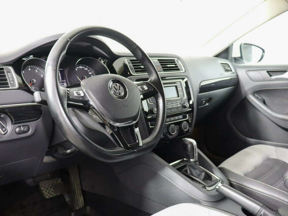 2017 Volkswagen Jetta , Белый металлик - вид 5