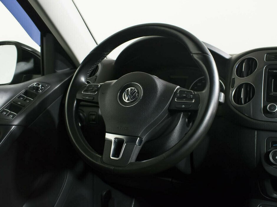 2012 Volkswagen Tiguan , Черный металлик - вид 7