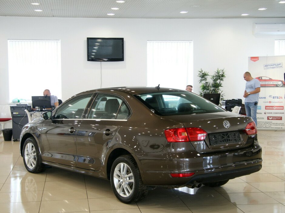 2012 Volkswagen Jetta , Коричневый металлик - вид 4