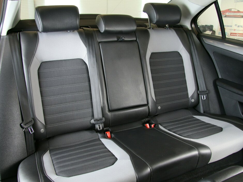 2012 Volkswagen Jetta , Коричневый металлик - вид 6