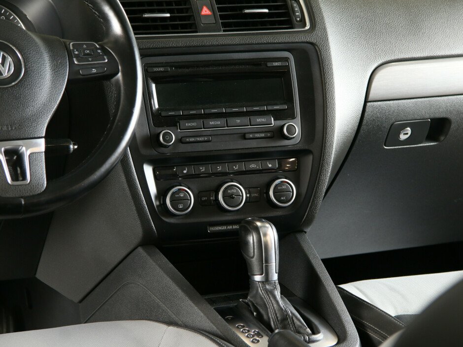 2012 Volkswagen Jetta , Коричневый металлик - вид 11