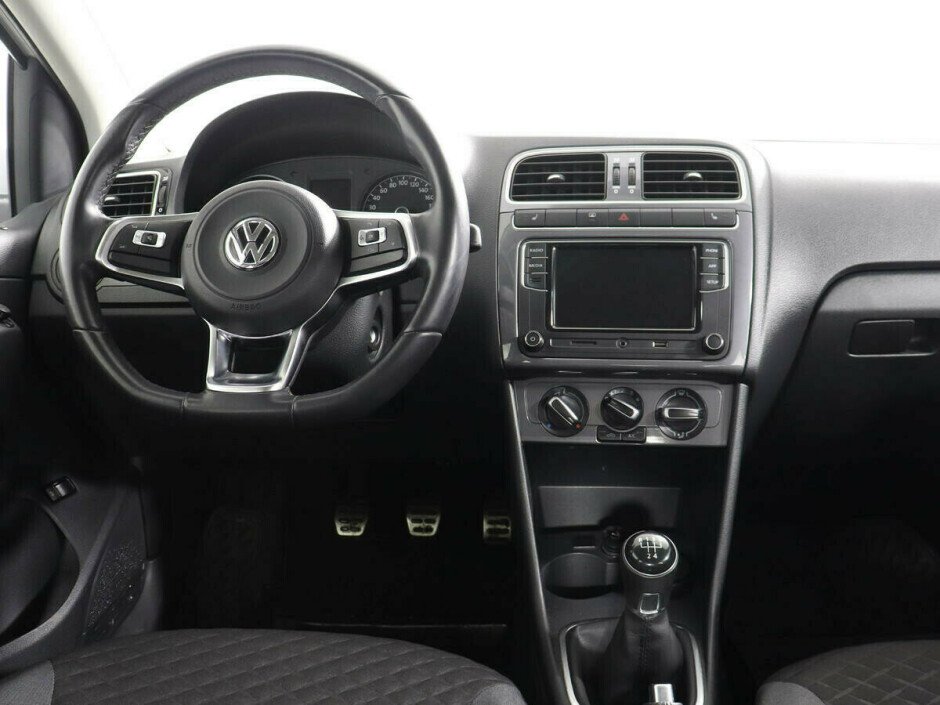 2017 Volkswagen Polo , Белый металлик - вид 5