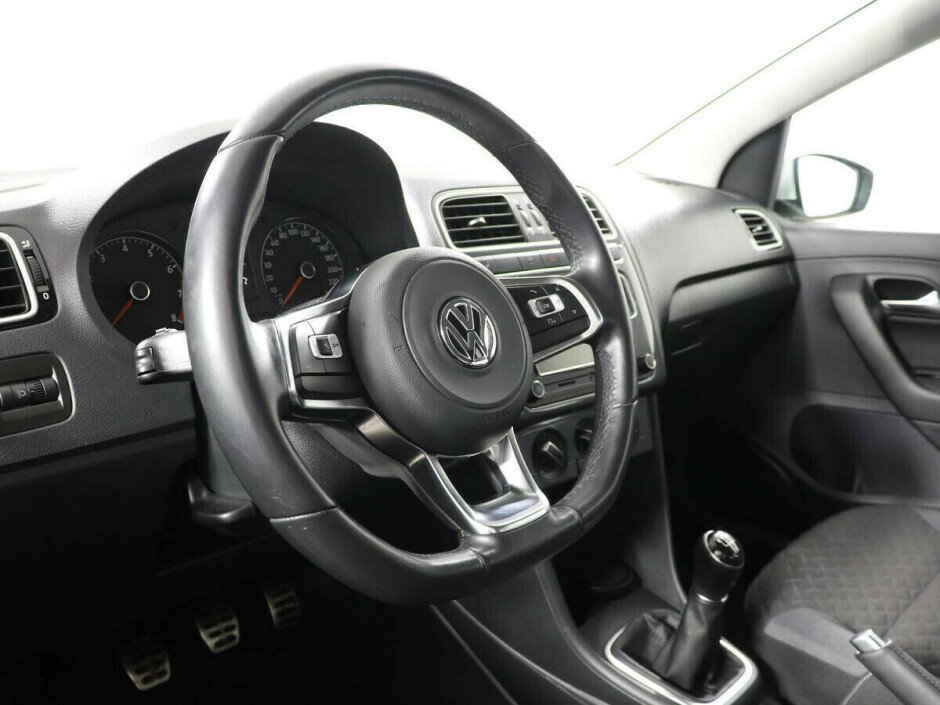 2017 Volkswagen Polo , Белый металлик - вид 7