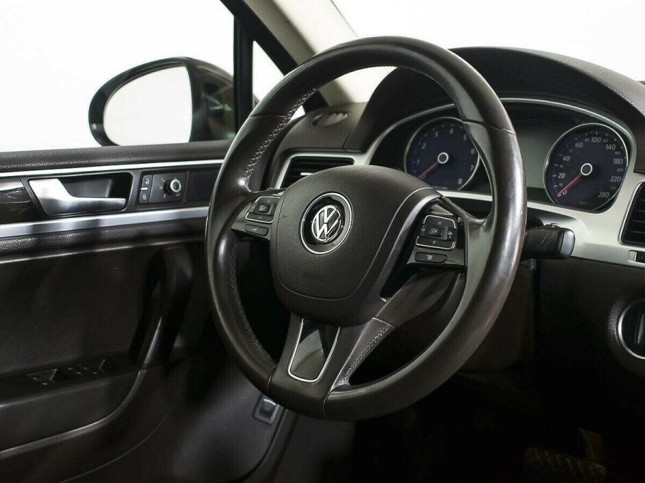 2013 Volkswagen Touareg , Коричневый металлик - вид 7