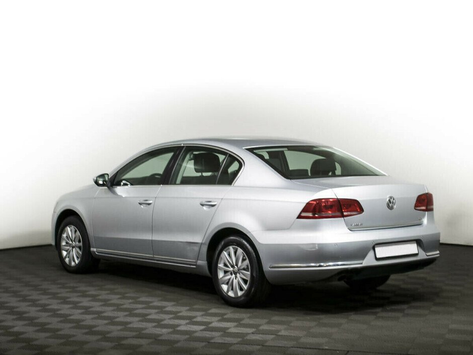 2012 Volkswagen Passat , Серебряный металлик - вид 4
