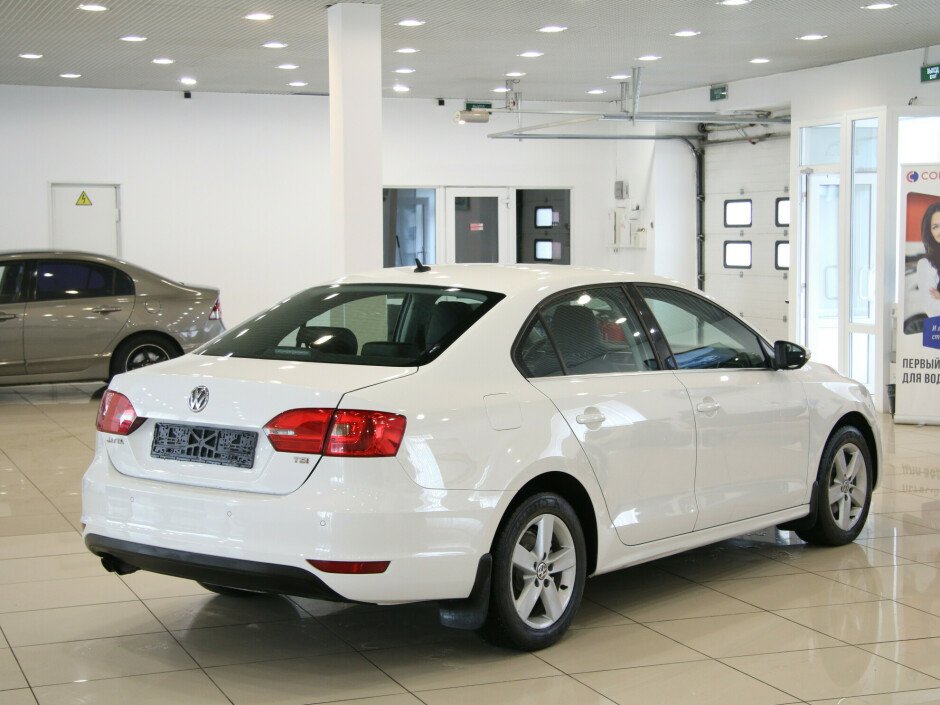 2014 Volkswagen Jetta , Белый  - вид 4