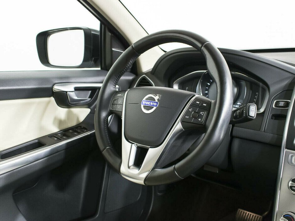 2016 Volvo Xc60 , Серый  - вид 9