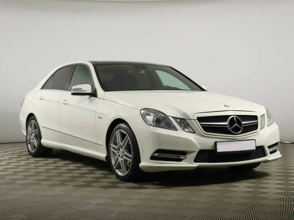 2011 Mercedes-Benz E-klass , Белый металлик - вид 2