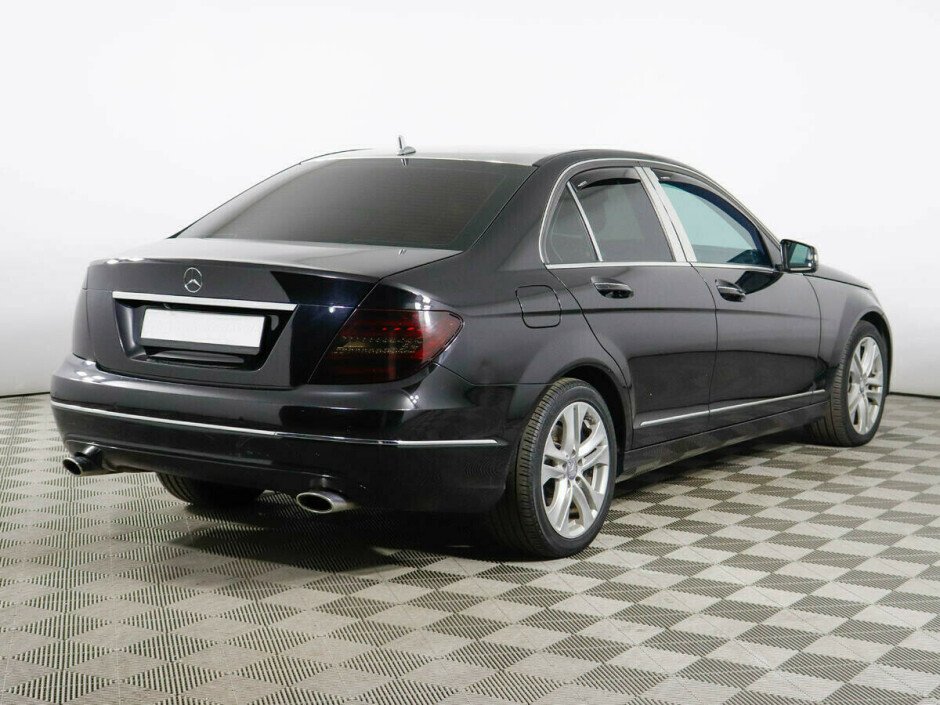 2013 Mercedes-Benz C-klass , Черный металлик - вид 3