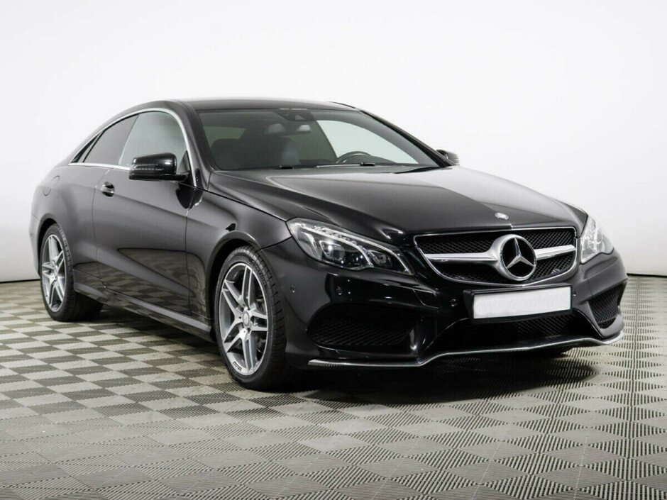 2015 Mercedes-Benz E-klass , Черный  - вид 2