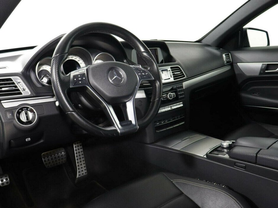 2015 Mercedes-Benz E-klass , Черный  - вид 6
