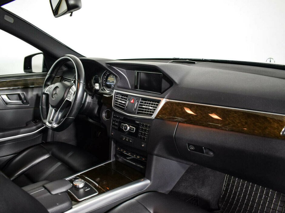 2013 Mercedes-Benz E-klass , Черный  - вид 5