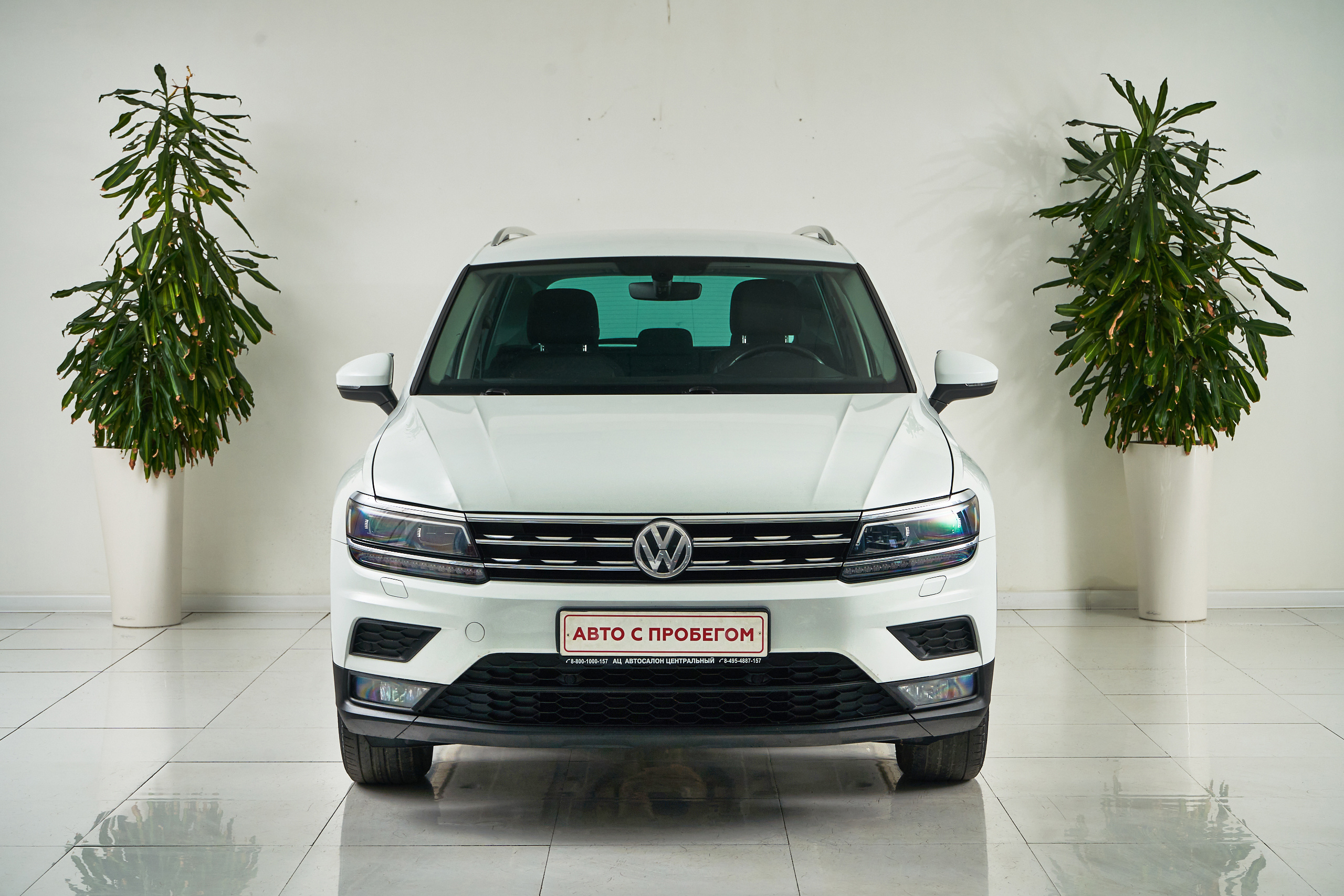 2017 Volkswagen Tiguan , Белый - вид 2