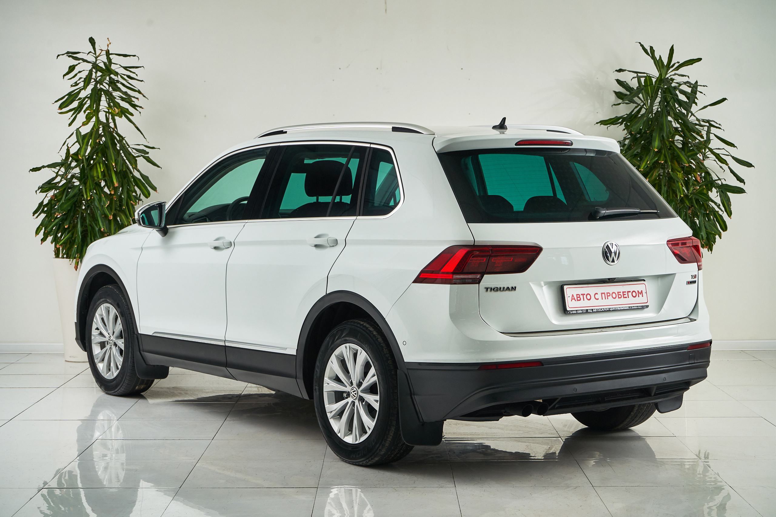 2017 Volkswagen Tiguan , Белый - вид 4