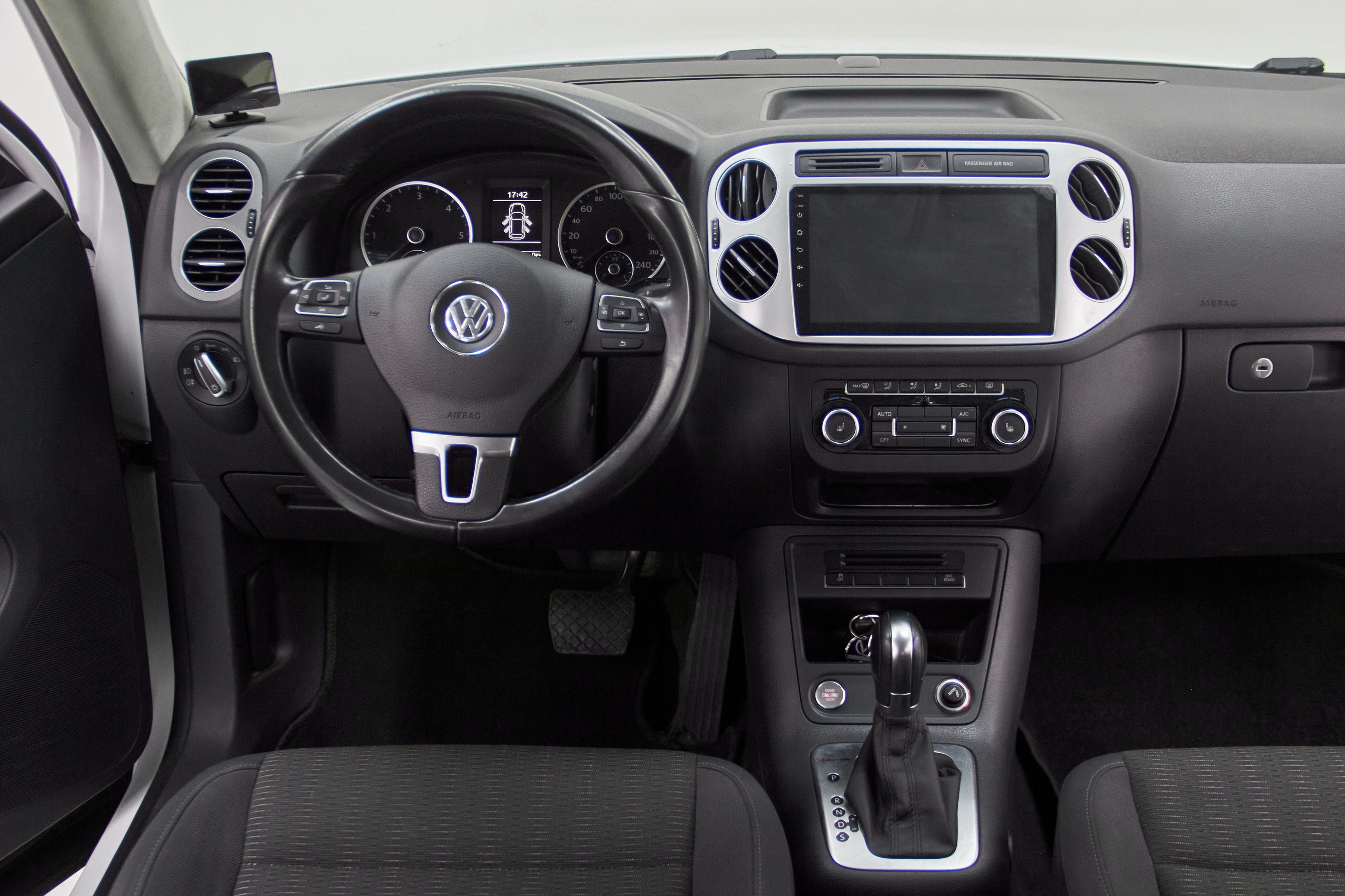 2014 Volkswagen Tiguan  №6644059, Белый, 1225000 рублей - вид 9